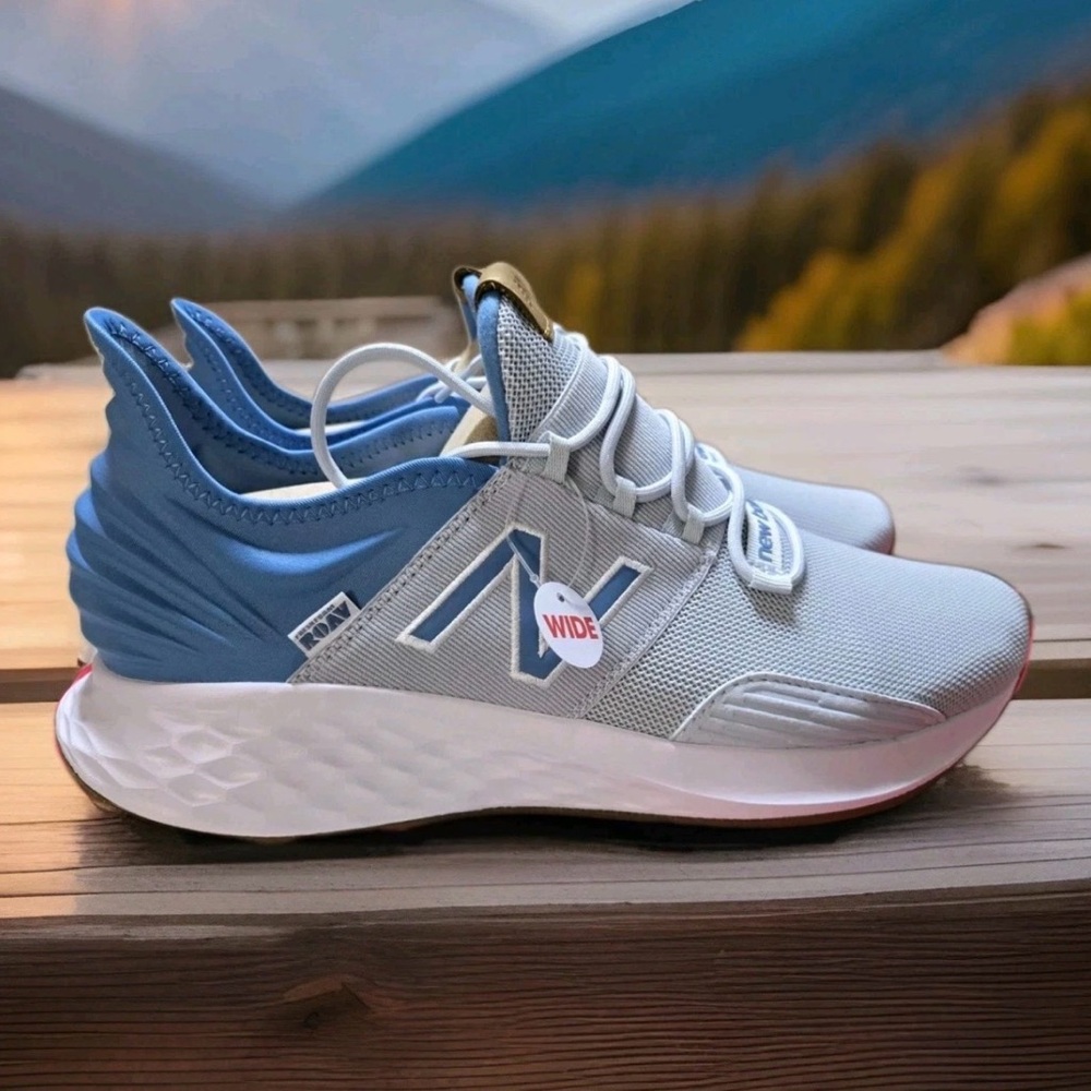 New Balance Grey, Blue and White fresh foam Roav Men’s Size 10 NEW